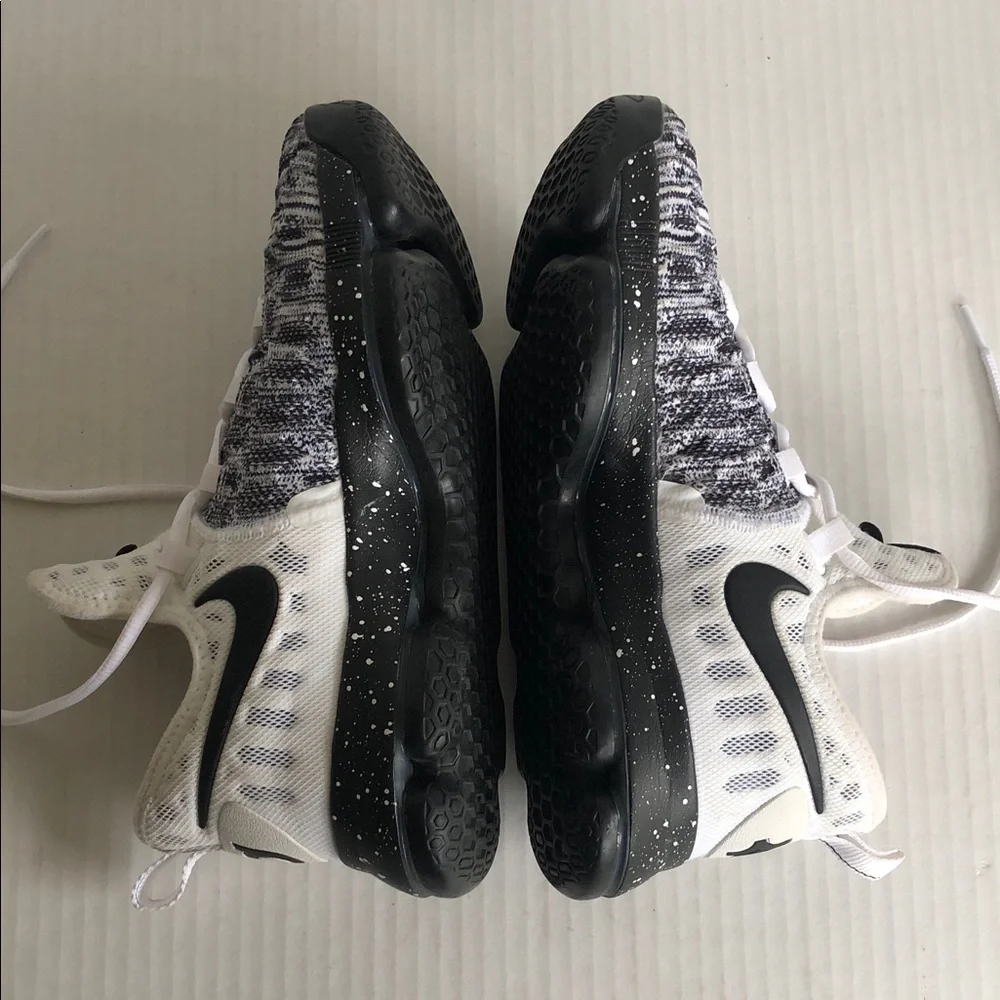 NIKE KD Oreo Basketball Shoes Size 7Y, 8.5 Women’s